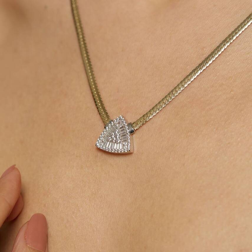 Üçgen Baget Taşlı Ezme Zincir Altın Kolye - Semih Haşhaş Kuyumculuk