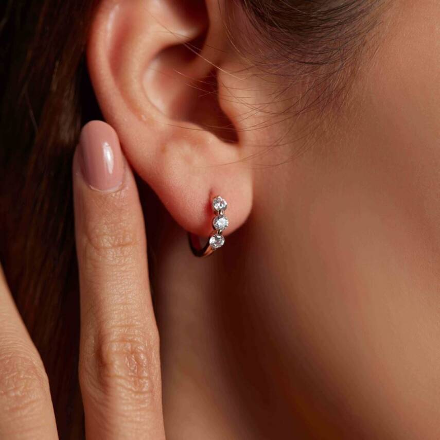 Üçlü Tektaş Beyaz Altın Küpe - Semih Haşhaş Kuyumculuk