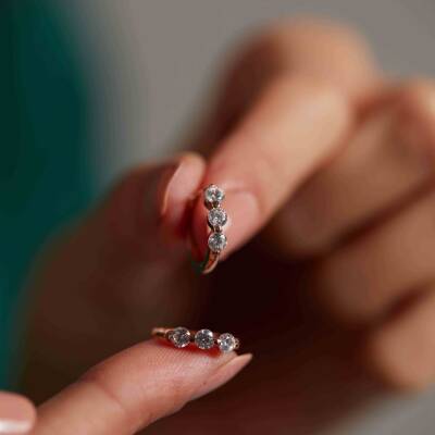 Üçlü Tektaş Beyaz Altın Küpe - 2