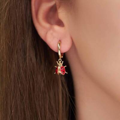 Uğur Böceği Sallantılı Halka Altın Küpe - 1