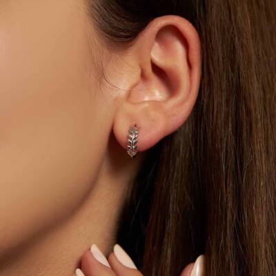 Yaprak Detaylı Halka Altın Küpe - 1