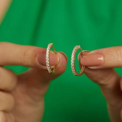 Yarısı Taşlı Halka Altın Küpe - 3