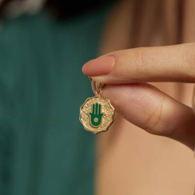 Yeşil Mineli Fatma Ana Eli Altın Kolye Ucu - 1