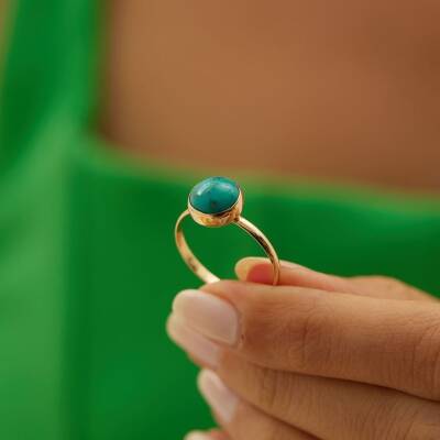 Yeşil Taşlı Yuvarlak Altın Yüzük - 2