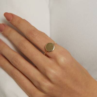 Yuvarlak Plakalı Minimal Altın Yüzük - 1