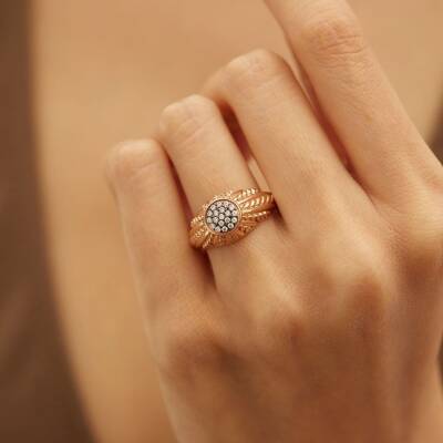 Yuvarlak Taşlı Bombeli Altın Yüzük - 1