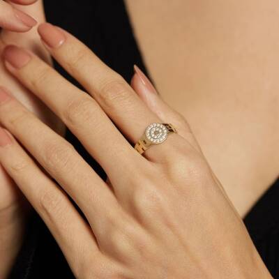 Yuvarlak Taşlı Zincir Detaylı Altın Yüzük - 1